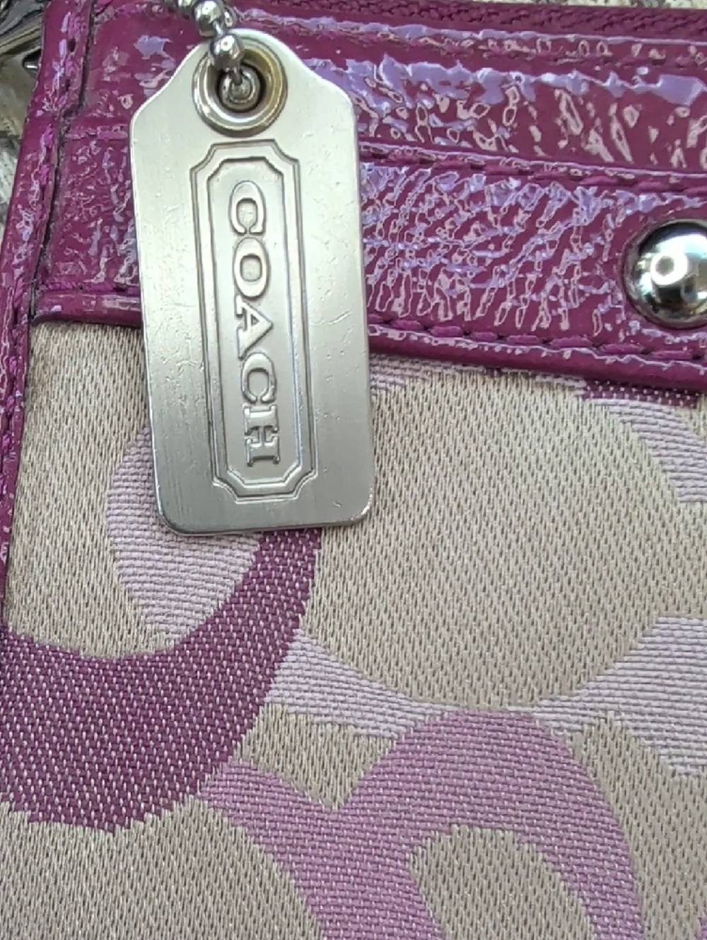 Coach Penelope Optic Signature Turnlock Wristlet EUC